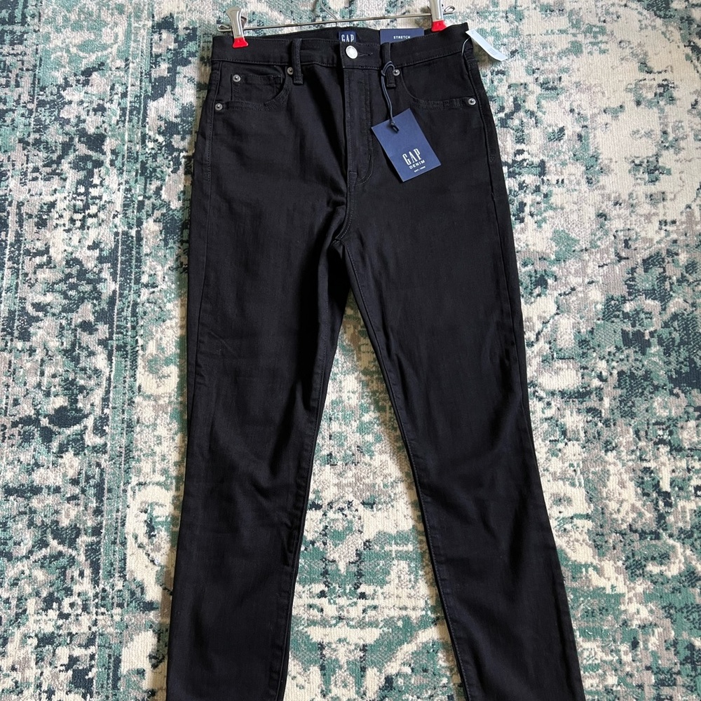 Gap Women’s Sky High True Skinny Jeans in Black